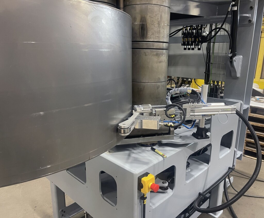 SweBend SB3-105 CNC machine frame with hydraulic system and Seven CNC control panel for flanged plate bending