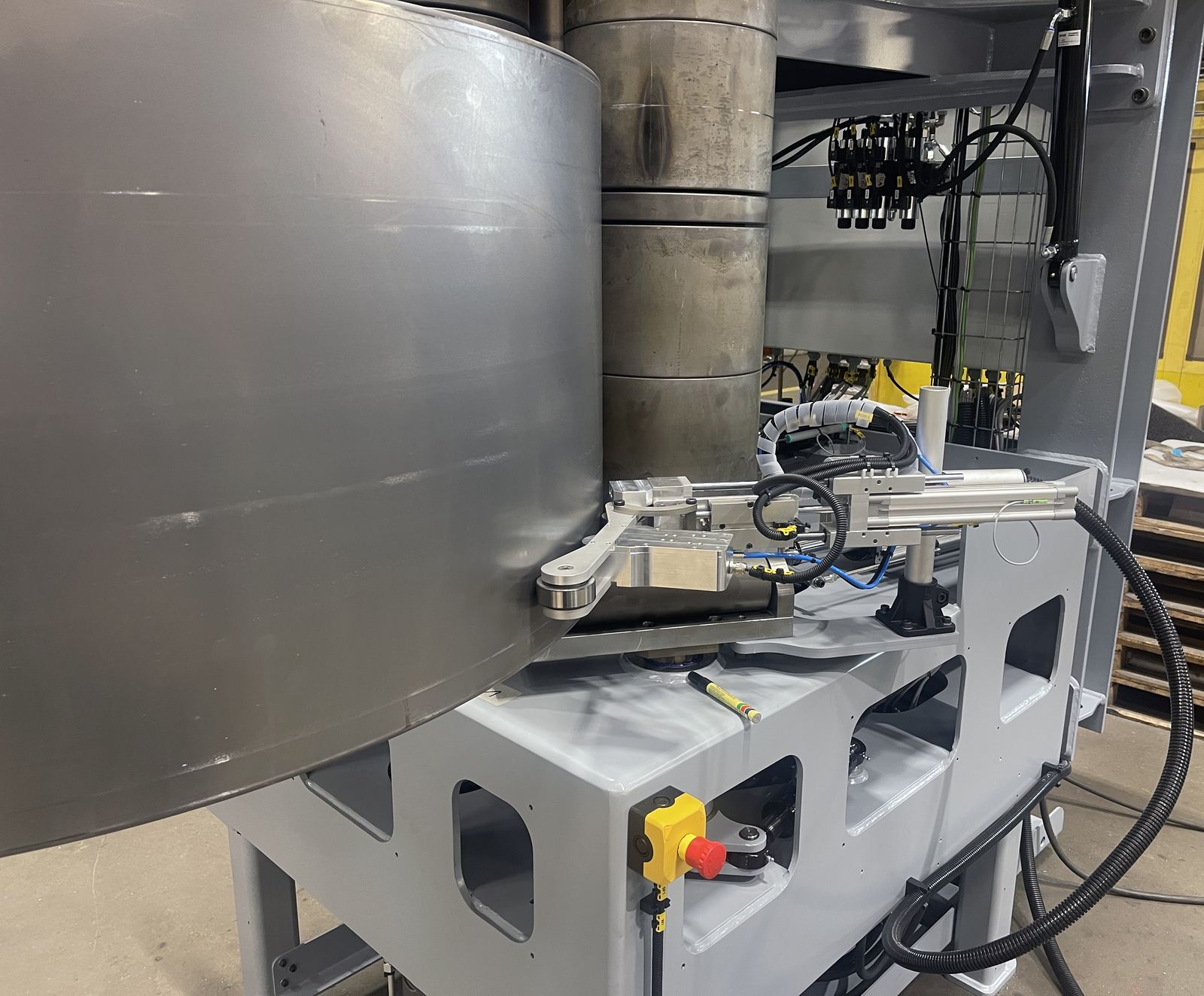 SweBend SB3-105 CNC machine frame with hydraulic system and Seven CNC control panel for flanged plate bending